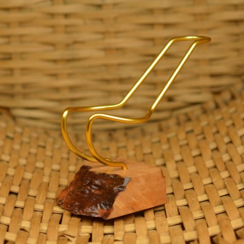 Light brown briar flexible pipe stand (rustic) 01
