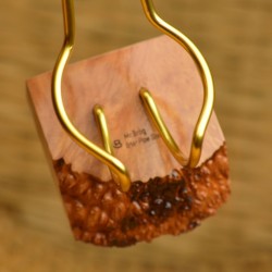 Light brown briar flexible pipe stand (rustic) 04