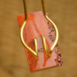Dark orange briar pipe stand 02